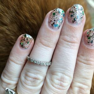 White gold white sapphire shapes band